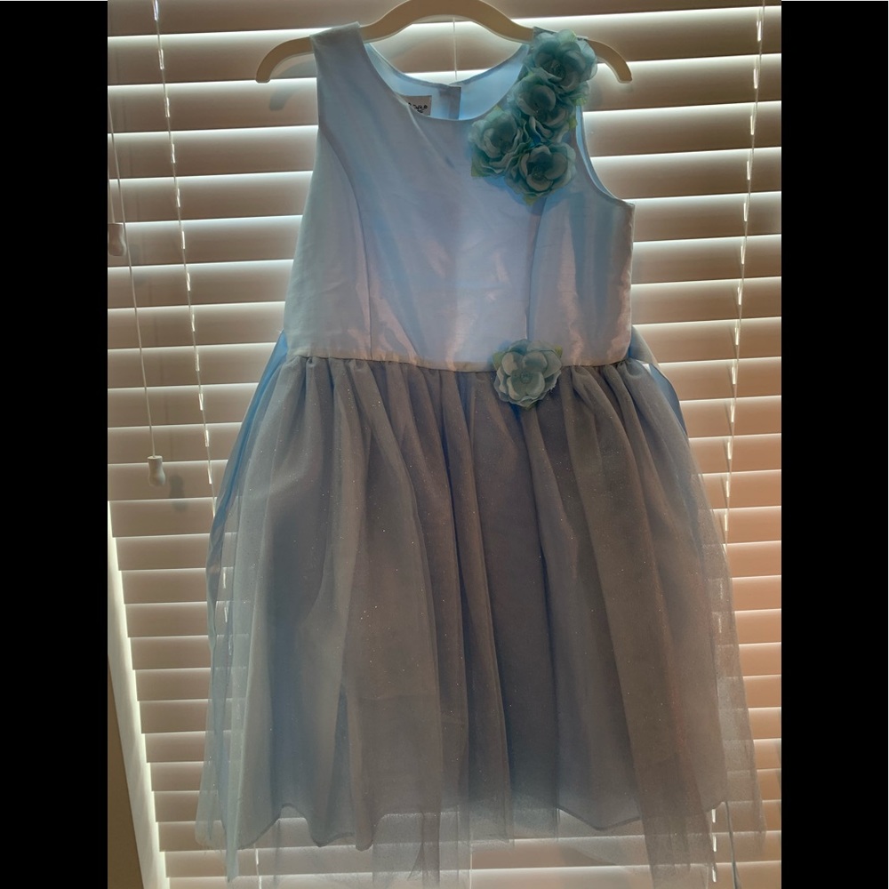 Girls Beautiful light blue tulle dress 👗✨